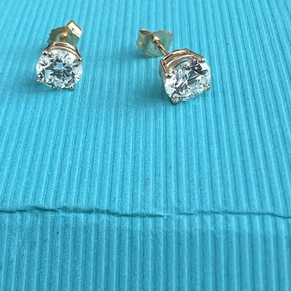 14kt Gold 2.0 Carat Diamond Earrings